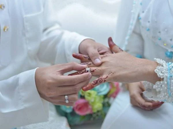 Advantages and Disadvantages of Misyar Marriage